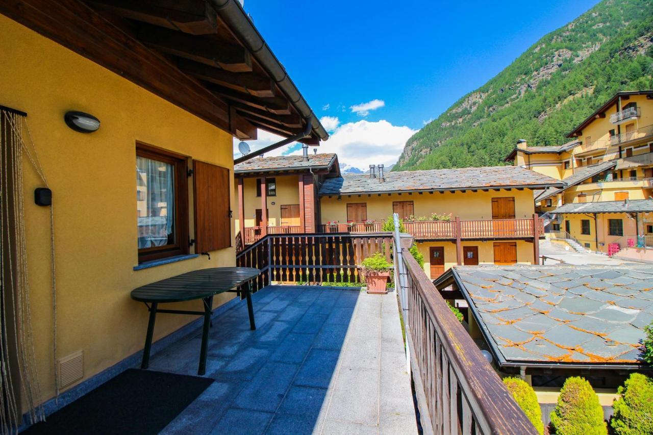 Villetta Periax - Affitti Brevi Italia Champoluc Exteriör bild